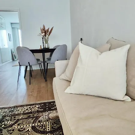 Hotel Modern City With Balcony, Best Location